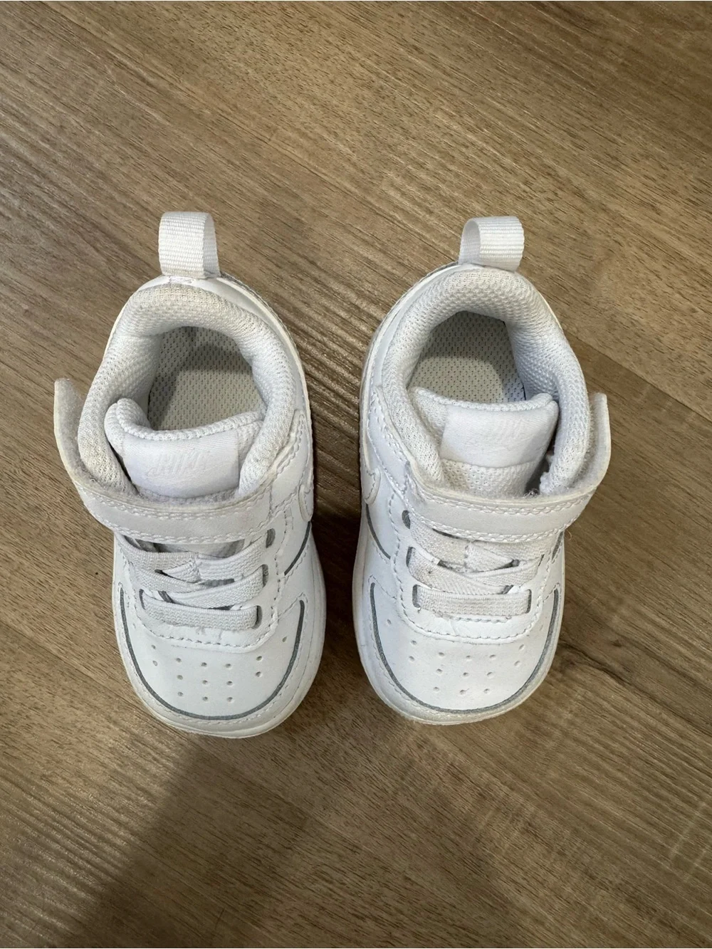 Nike Infant White Leather Sneakers - Picture 3 of 6